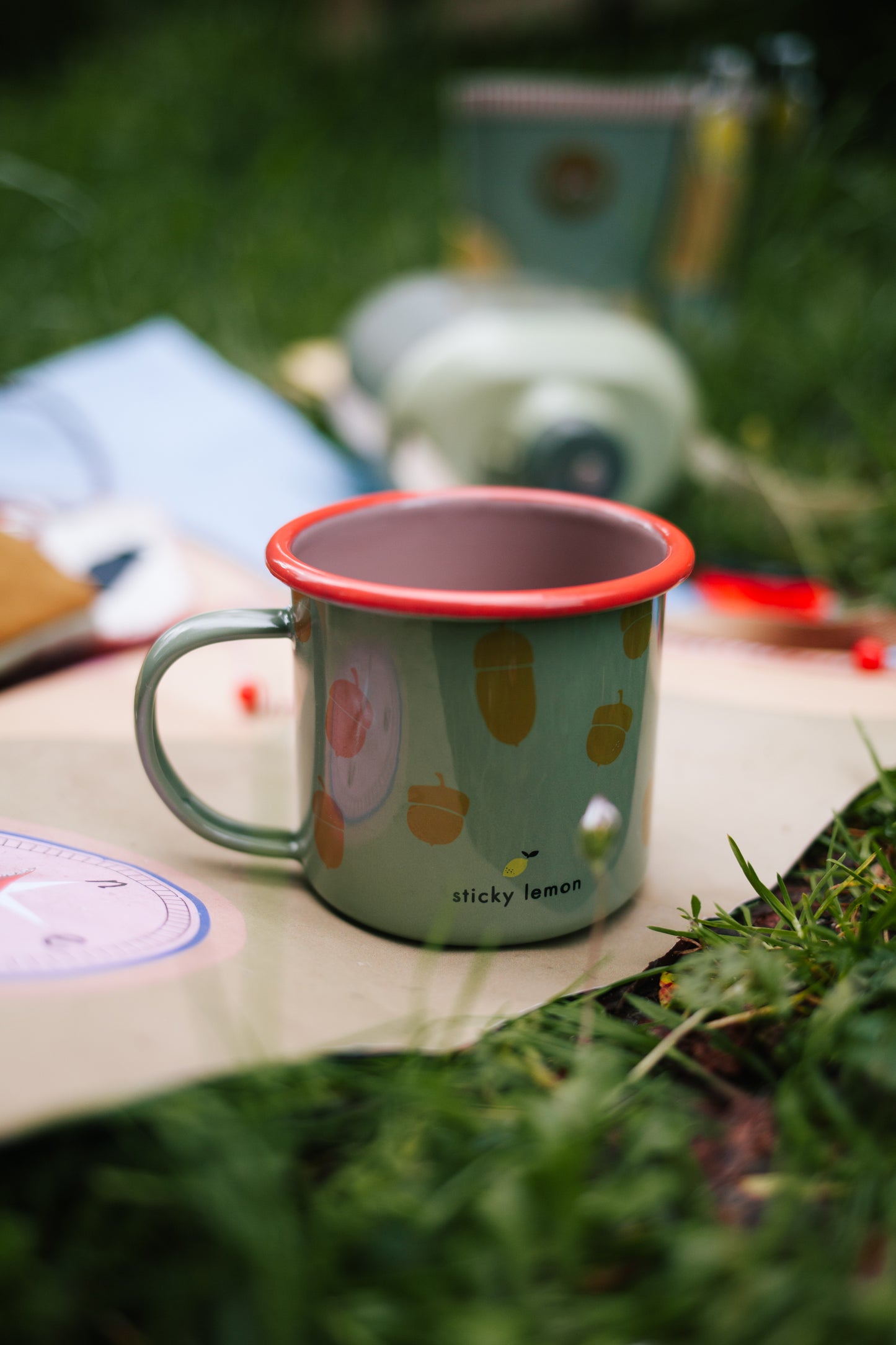 Enamel Mug / Emaille-Tasse | ACORNS MAP GREEN