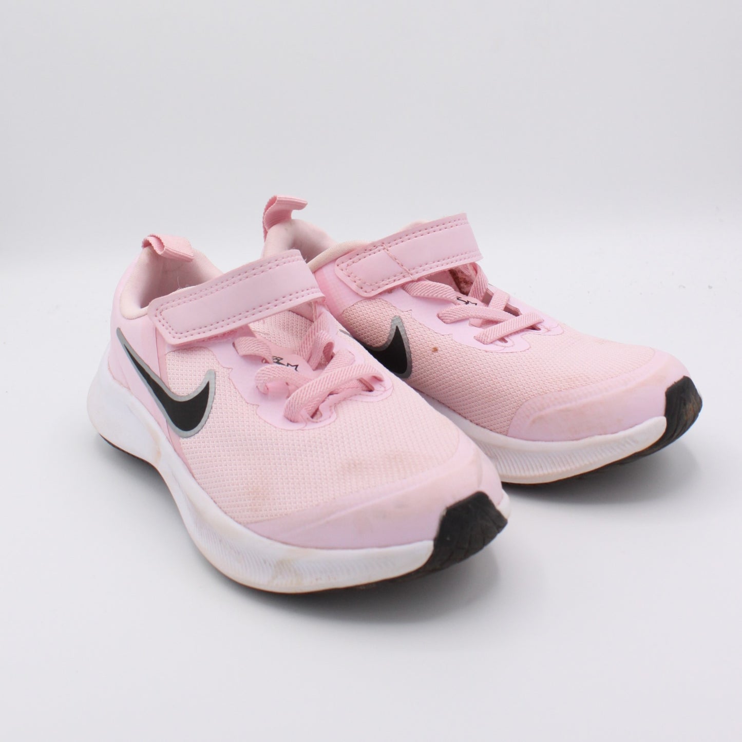 Pre-loved Sportschuhe (EU31)