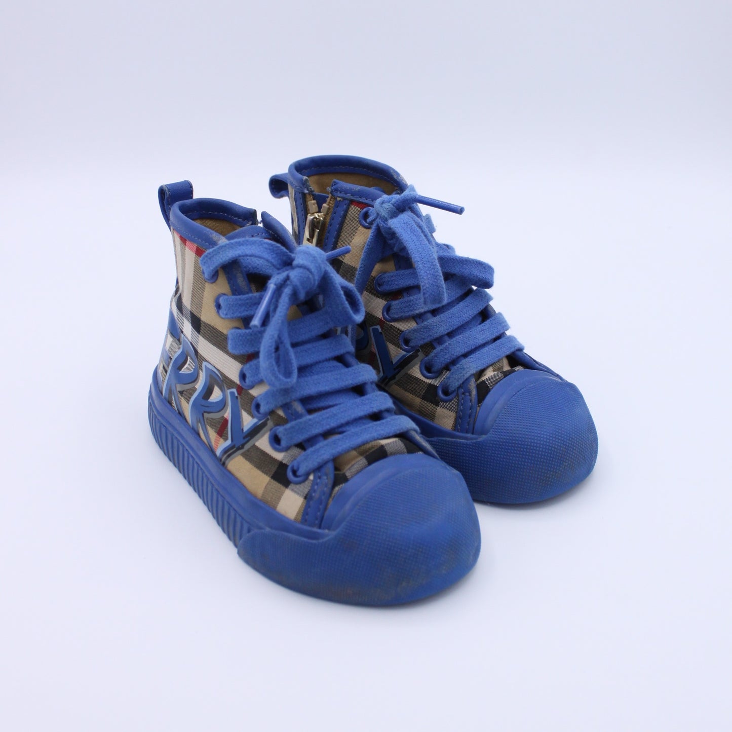 Pre-loved Sneakers (EU24)