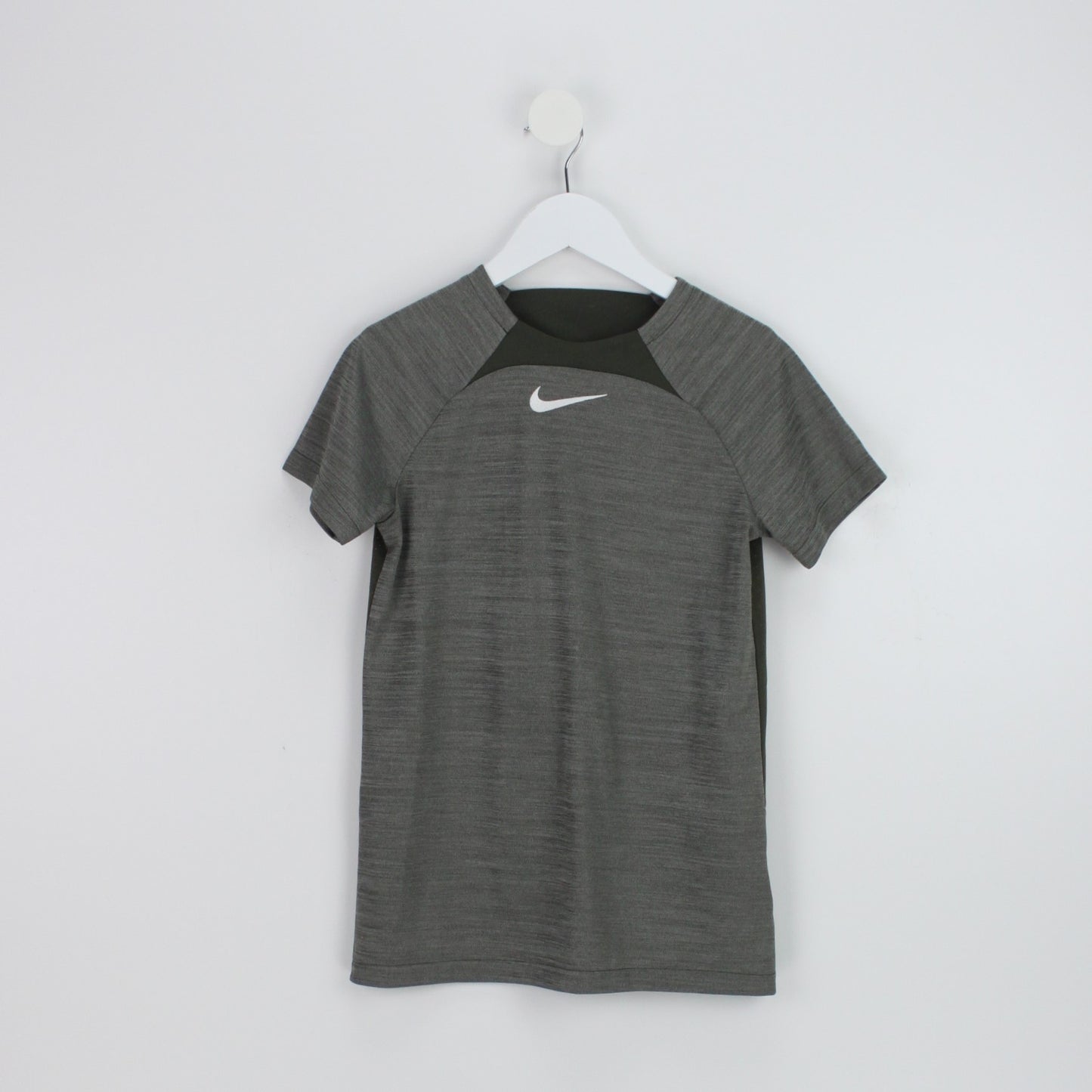 NIKE Pre-loved Sport T-Shirt (134/146cm)