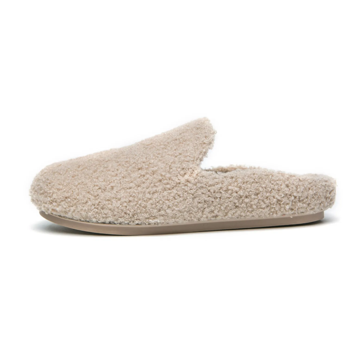 PRE-ORDER: ADULT | KUSH Fleece Slippers / Hausschuhe - LATTE