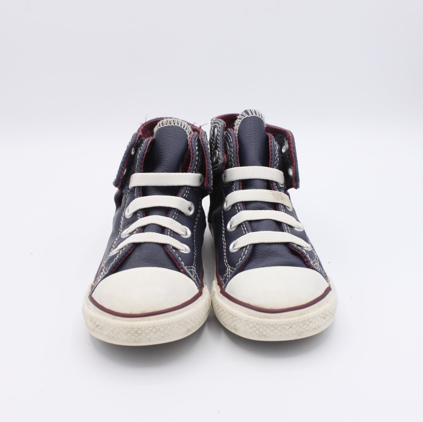 Pre-loved Leather Sneakers with Velcro (EU26)